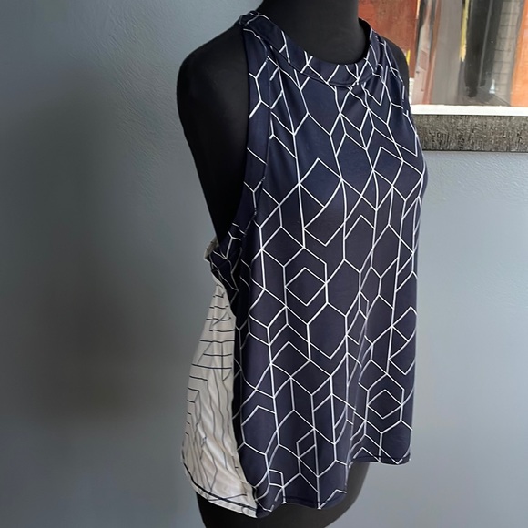 Athleta power chi tank navy/white contrasting front back geometric print. Small. - Picture 2 of 8